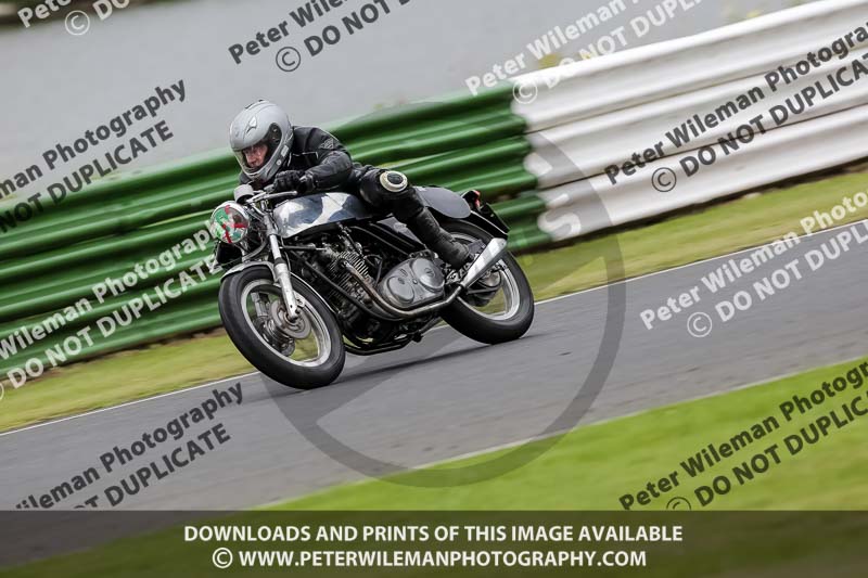 Vintage motorcycle club;eventdigitalimages;mallory park;mallory park trackday photographs;no limits trackdays;peter wileman photography;trackday digital images;trackday photos;vmcc festival 1000 bikes photographs